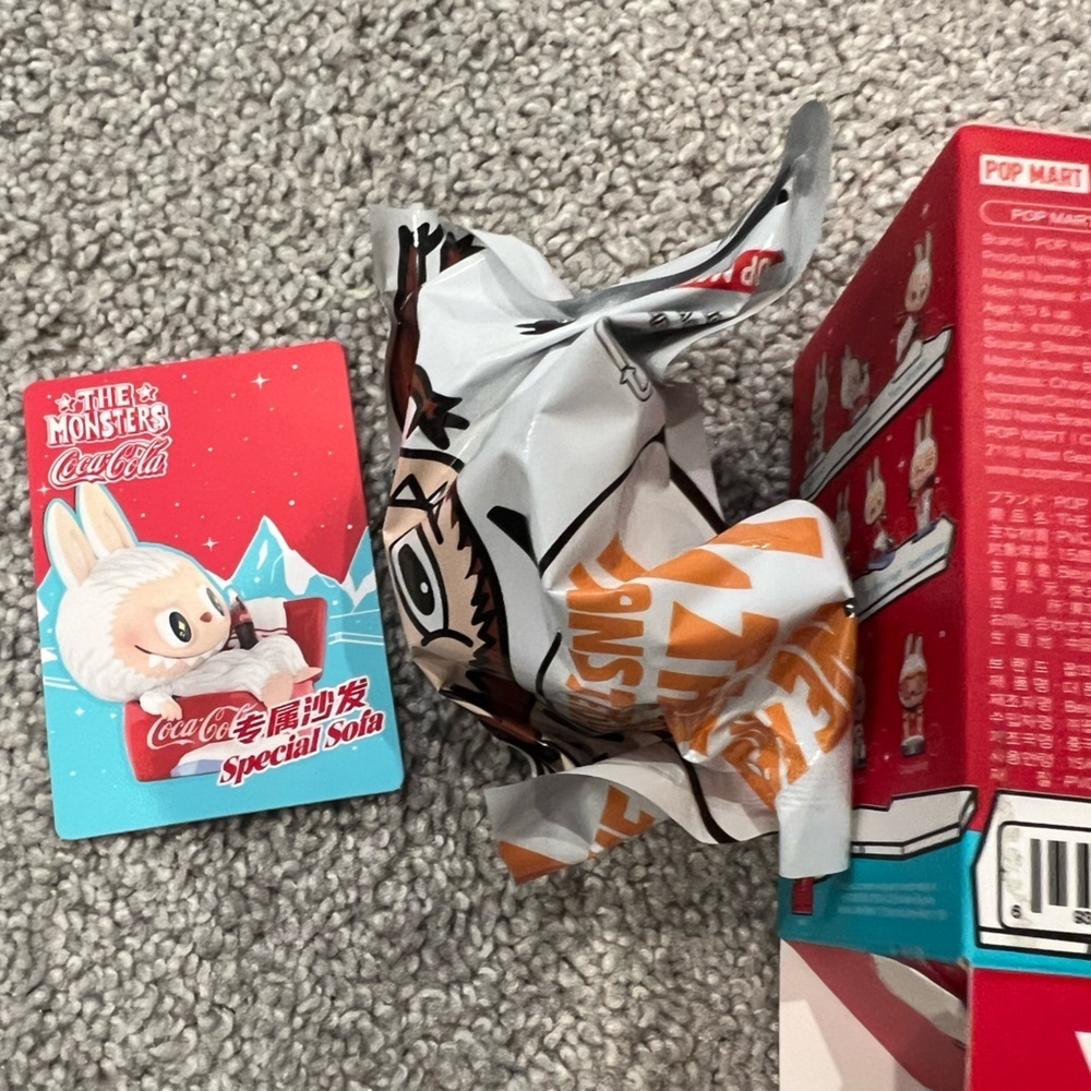 Pop mart Labubu The Monsters Coca Cola Series "Special Sofa" Confirmed - Picture 4 of 6